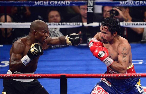 Timothy Bradley Jr (left) against Manny Pacquiao